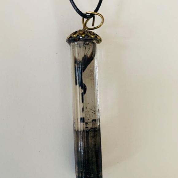 Resin crystal necklaces - Picture 6 of 12